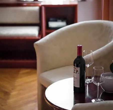 Hotel Garni Vila Milord 4*