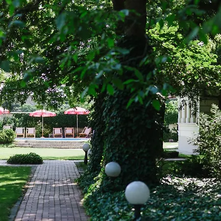 Hotel Garni Vila Milord Palić